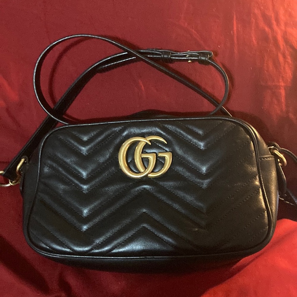 Gucci small shoulder bag. Slightly used. Needs a wipe down inside and look new.